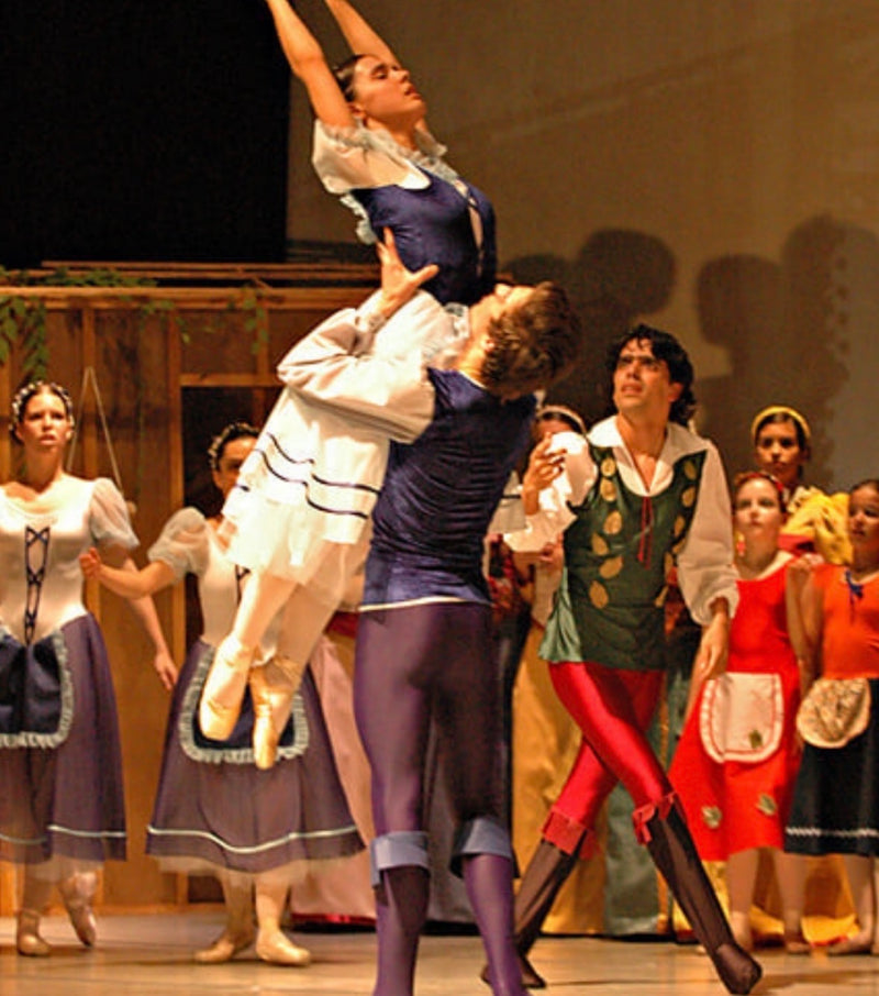Giselle - Escola de Dança Clara Leão